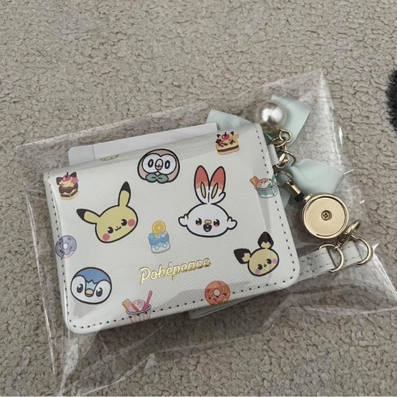 BNWT Japan Pokémon Pikachu Pichu Scorbunny Piplup wristlet Card wallet w reel - Picture 9 of 9